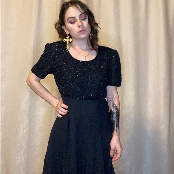 Vintage beaded dress. - Picture 1 of 10